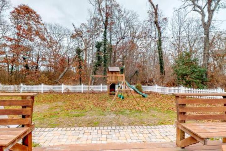 White Picket - thumb 1