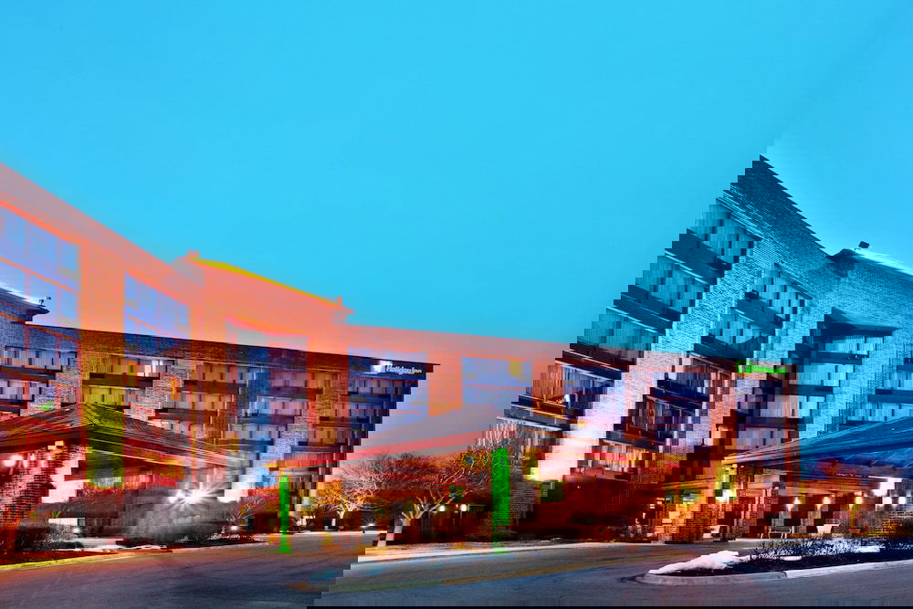 Holiday Inn Chicago Nw Crystal Lk Conv Ctr, An IHG Hotel - thumb 0