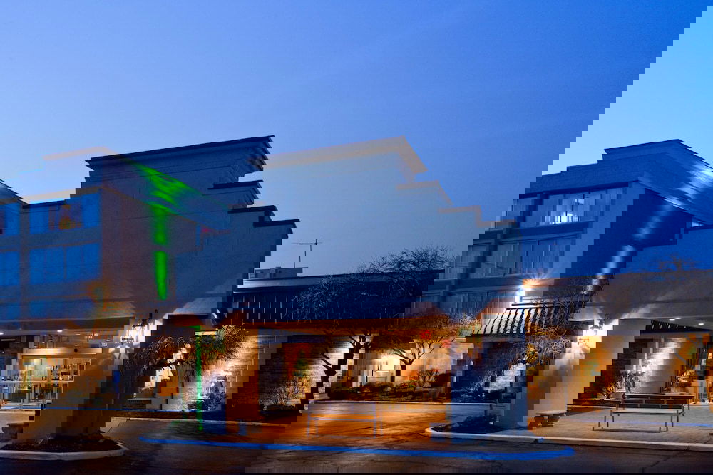 Holiday Inn Cleveland-Mayfield, An IHG Hotel - thumb 0