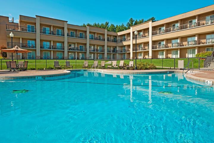 Holiday Inn Lake George Turf, An IHG Hotel - thumb 5