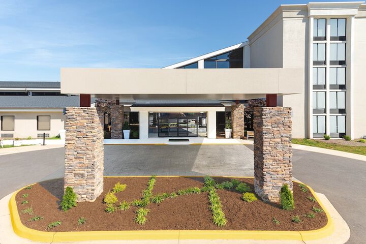 Holiday Inn Roanoke - Valley View, An IHG Hotel - thumb 1