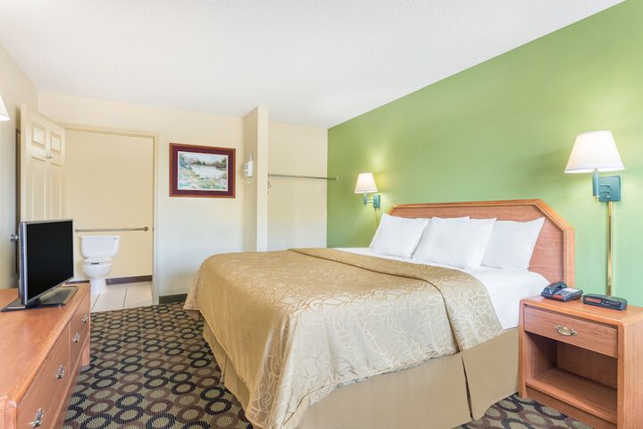 Rodeway Inn - thumb 2