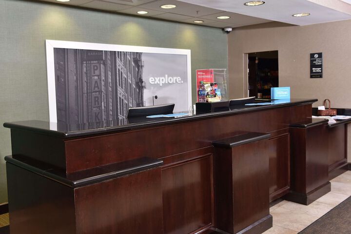 Hampton Inn & Suites Alexandria - thumb 4