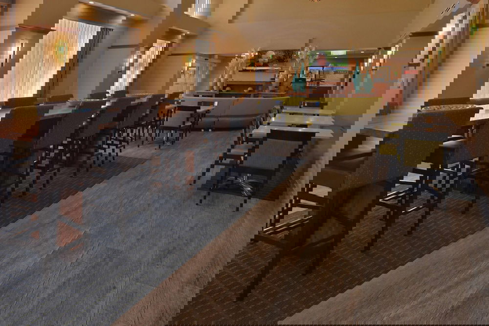 Hampton Inn & Suites Bakersfield North-Airport - thumb 3