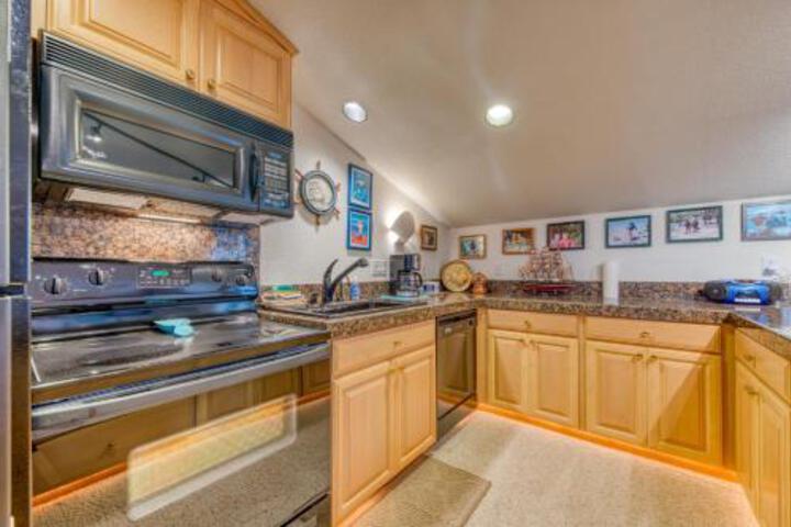 Rockaway Beach Oceanfront Wonder - thumb 1