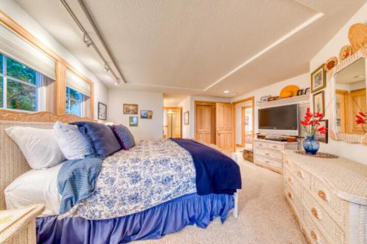 Rockaway Beach Oceanfront Wonder - thumb 5