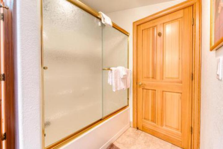 Rockaway Beach Oceanfront Wonder - thumb 4