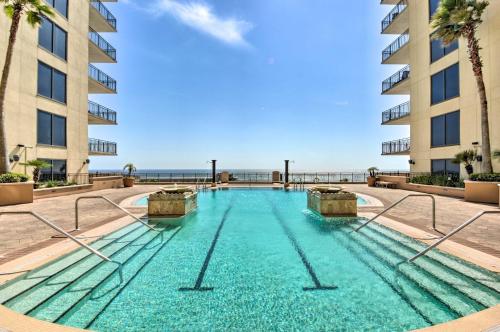 Alluring Panama City Beach Studio Condo W / Balcony - thumb 2