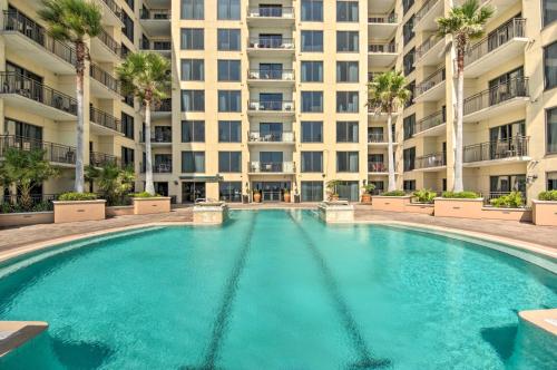 Alluring Panama City Beach Studio Condo W / Balcony - thumb 4