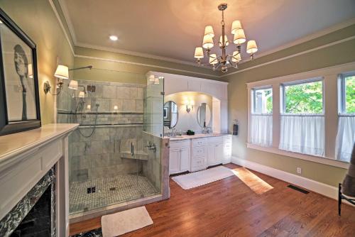 Gorgeous Cleveland House On 1.5 Acres W / Porch! - thumb 1