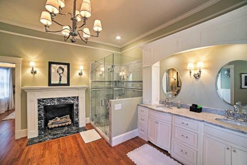 Gorgeous Cleveland House On 1.5 Acres W / Porch! - thumb 4