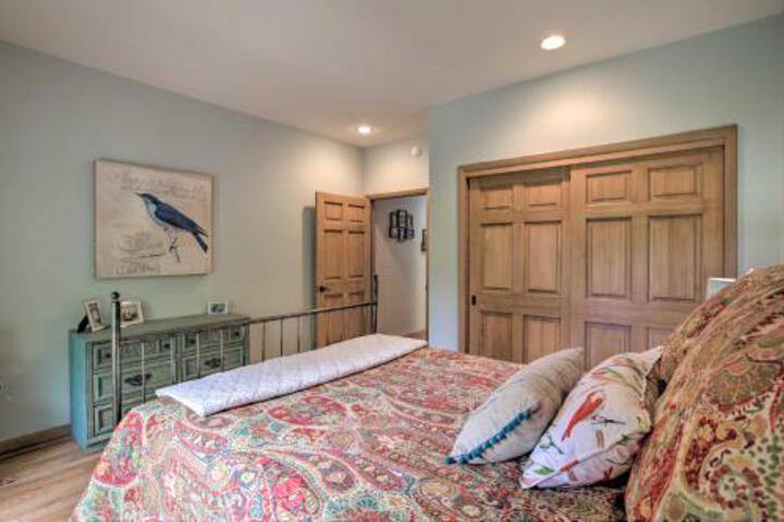 Stunning Evergreen Mountain Home On Private Stream - thumb 1