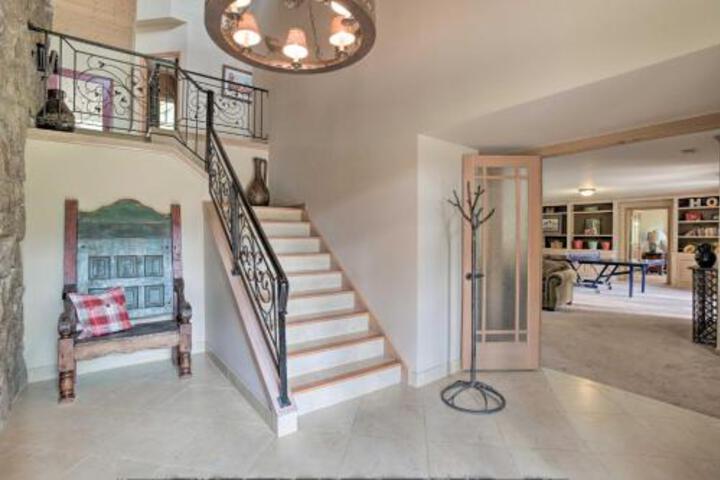 Stunning Evergreen Mountain Home On Private Stream - thumb 3