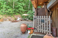 Romantic Tree House Cottage Minutes to Mentone