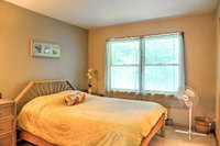 Large Jewett Cabin w / Deck 10 Mins to Hunter Mtn