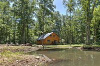 Lyndhurst Cabin on Farm with Pond  Stocked Stream