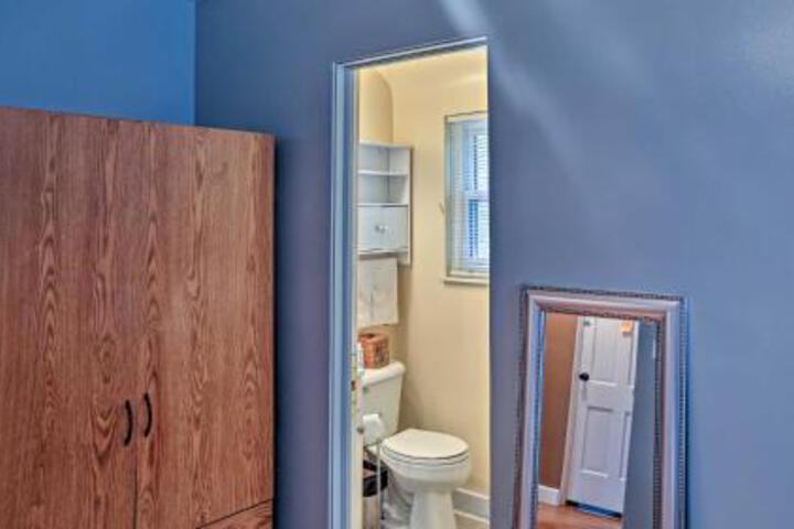 Charming Bay City House W / Deck Walk To Lake Huron - thumb 1