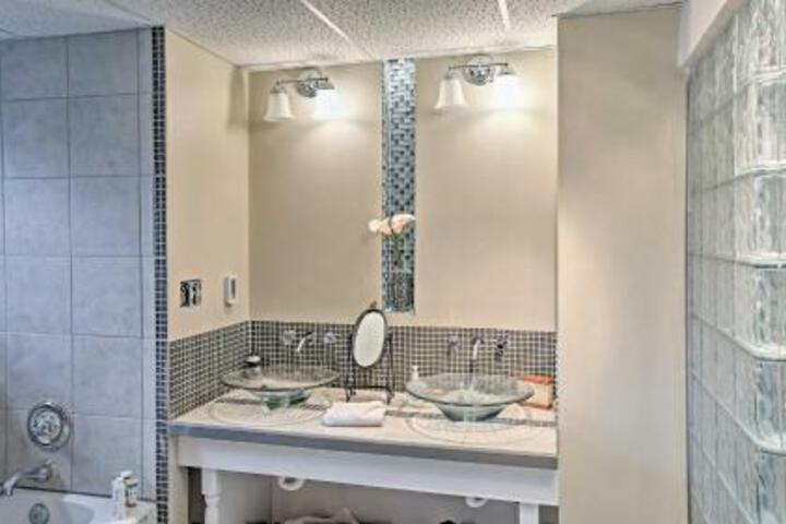 Charming Bay City House W / Deck Walk To Lake Huron - thumb 4