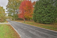 Colonial Beach Home w / Yard 2 Blocks from Beach