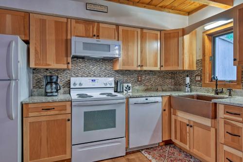 Cozy White Mountain Home 5 Mins To Attitash Mtn! - thumb 4