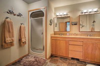 South Beach Home w / Hot Tub Deck Walk to Ocean