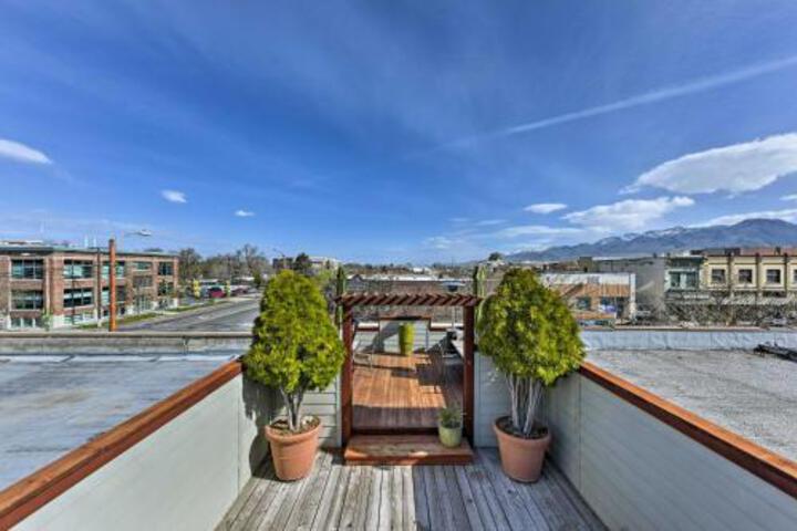 The Loft On Center Downtown Logan Apt. W / Deck! - thumb 4