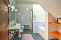 Restored Historic Lakefront Home w / Panoramic Views