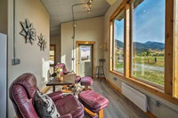 NEW Poplar Grove Ranch Cottage along Barney Creek