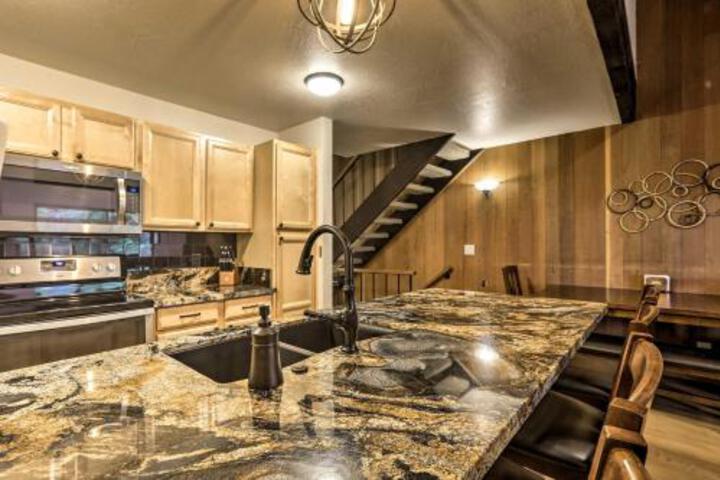 Kings Beach Condo W / 2 Decks Mins To Lake Tahoe! - thumb 4