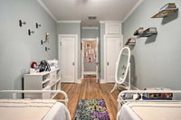 NEW Cozy Seguin House w / Porch by Guadalupe River