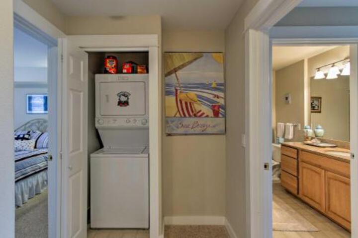 Bright Westport Condo W / Pool Access Walk To Beach - thumb 0