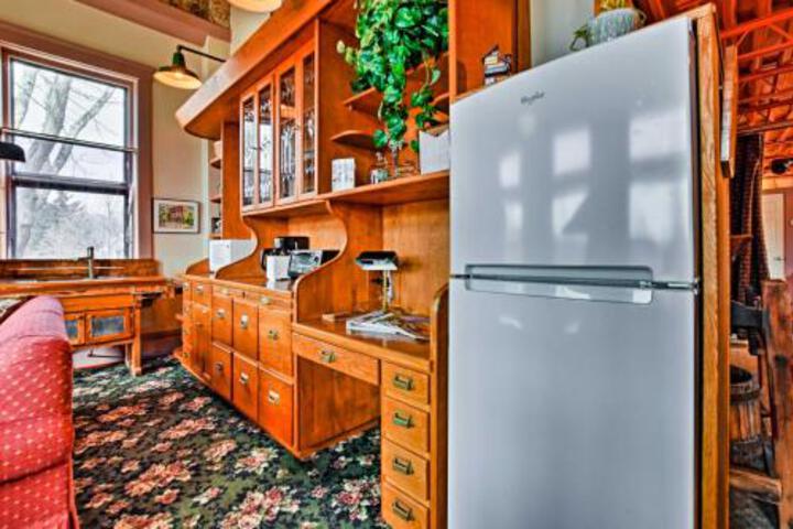 Historic Downtown Saugatuck Loft Apartment! - thumb 5