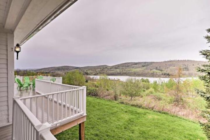 12 Acre Lawrenceville Apt W / Deck By Gaming Lands! - thumb 4