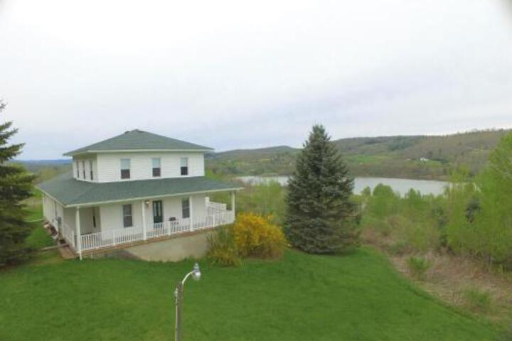 12 Acre Lawrenceville Apt W / Deck By Gaming Lands! - thumb 0