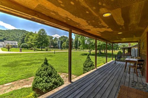 NEW! Dog Friendly Mountain View Cabin W / Porch! - thumb 4