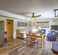 Classic Laguna Beach Condo 1 Block to Sand! - China Accommodation