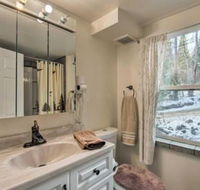 Idaho Springs Cabin w / Hot Tub on 1 / 2 Acre - Tourism Bookings