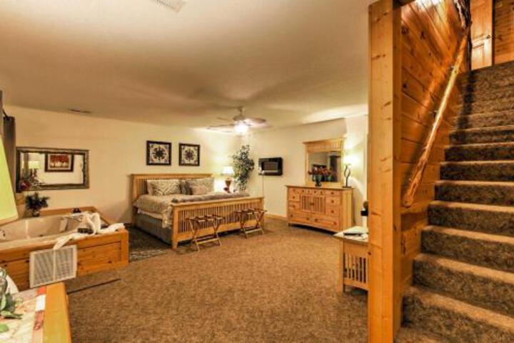 Cabin W / Hot Tub Mins To Pigeon Forge / Gatlinburg - thumb 2