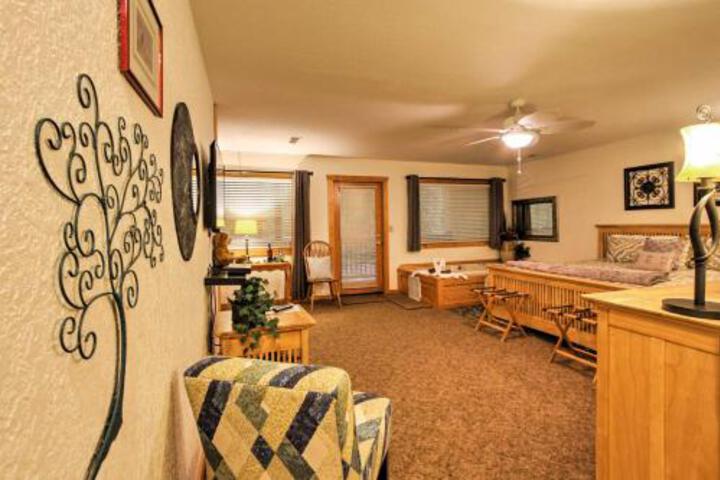 Cabin W / Hot Tub Mins To Pigeon Forge / Gatlinburg - thumb 0