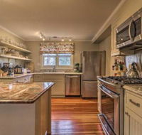 Modern Litchfield Home on  Acre near Town Center - Tourism Bookings