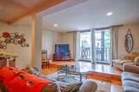 Lovely Apartment w / Balcony in Downtown Grand Haven