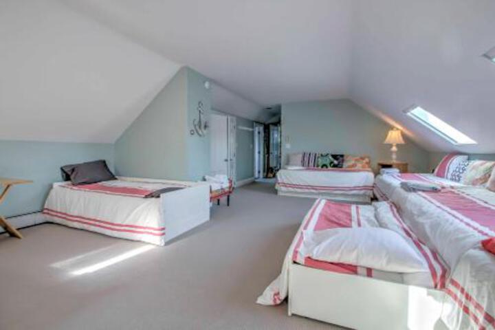 Prime Kennebunk Home W / Pool Table Near Beach! - thumb 6