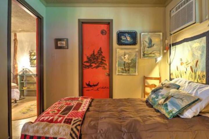 Spacious La Grange Cabin W / Lake Siesta Views! - thumb 0