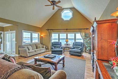 Waterfront Seneca Lake House Fire Pit & Boat Dock - thumb 4