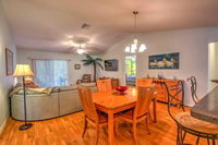 The Village of Sanibel Cottage w / Enclosed Lanai