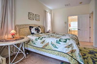 Handsome 3BR North Port House w / Private Lanai