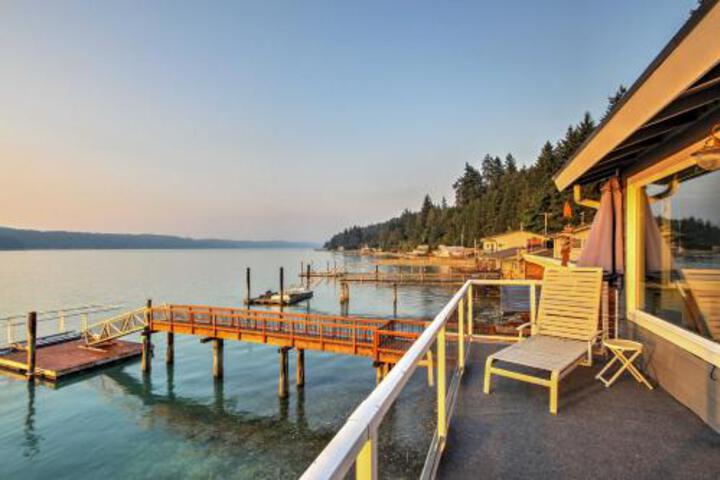 Waterfront 3BR Home On Gold Coast Of Hood Canal! - thumb 4