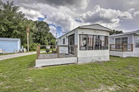 Silver Springs Cabin w / Deck Steps to the Lake