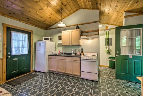 NEW! Secluded Gone Hunting Cabin W / Hot Tub! - thumb 1