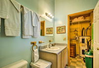 NEW Pet Friendly Bryson City Cabin w / Picnic Area